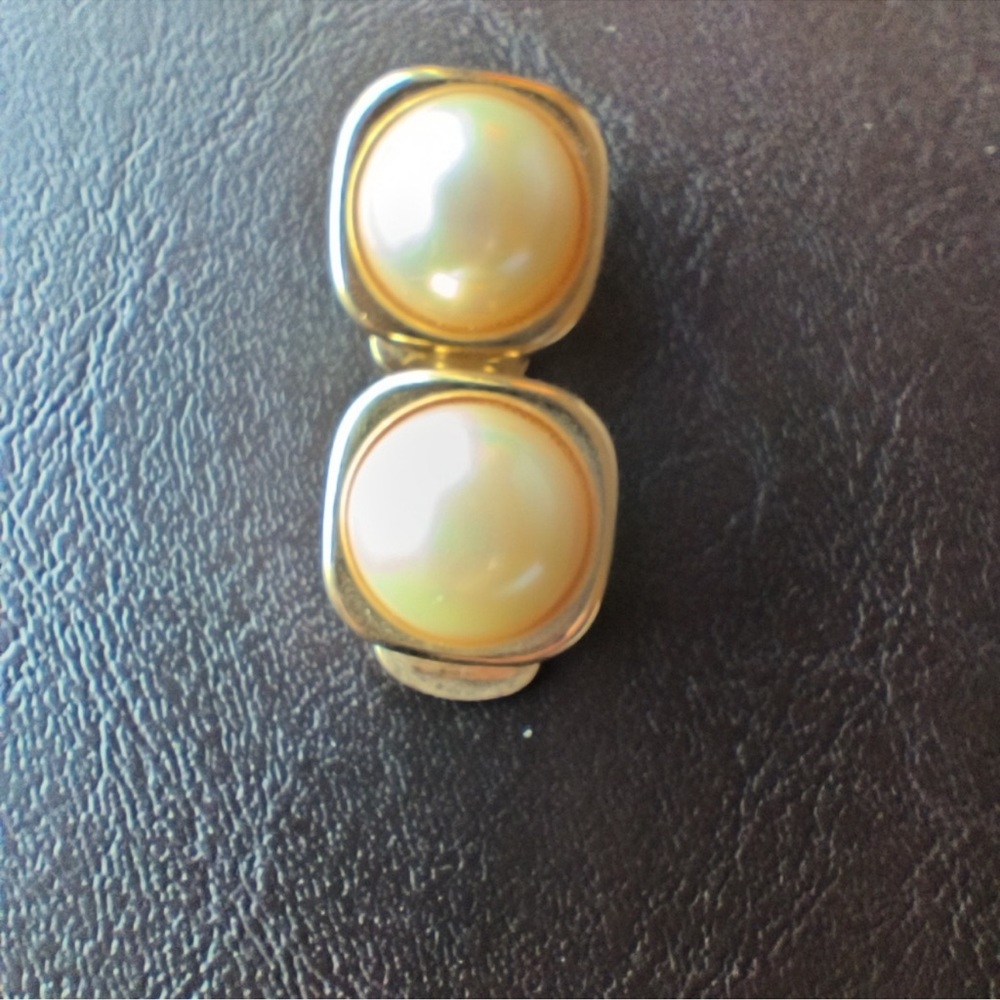Vintage Christian Dior Pearl Gold Earrings Clip On 3/4" - Picture 2 of 4